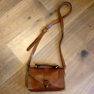 Brown leather messenger purse. 9x5